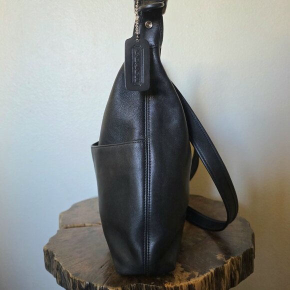 COACH Vintage Legacy Hobo Black Leather Shoulder Bag Authenticated 9148 - Picture 11 of 16